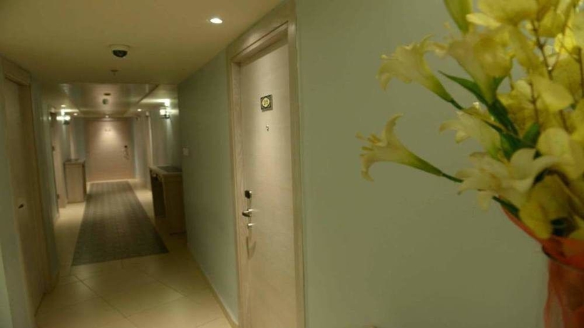 Imagen de los interiores del Hotel Holy Land. Foto 14