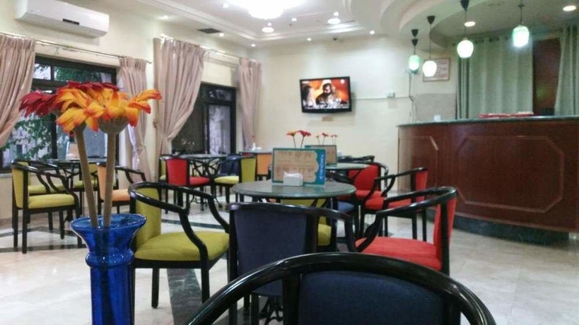 Imagen del bar/restaurante del Hotel Holy Land. Foto 5