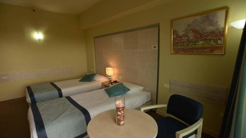 Imagen de la habitación del Hotel Holy Land. Foto 9