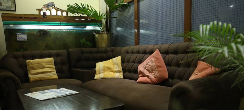 Imagen del bar/restaurante del Hotel Holy Temple Tree and Chautari Cafe. Foto 2