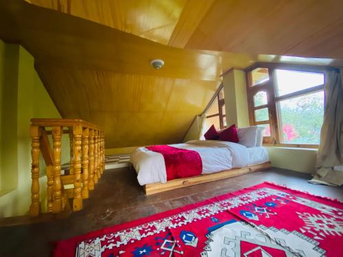 Imagen general del Hotel Holywood Riverview Resort, Manali - Scenic River & Mountain View. Foto 5