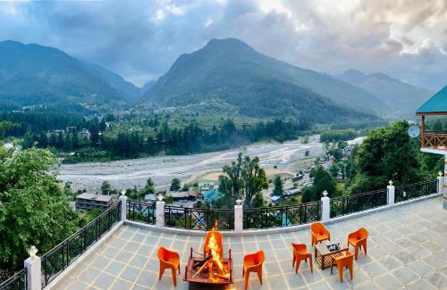 Imagen general del Hotel Holywood Riverview Resort, Manali - Scenic River & Mountain View. Foto 11