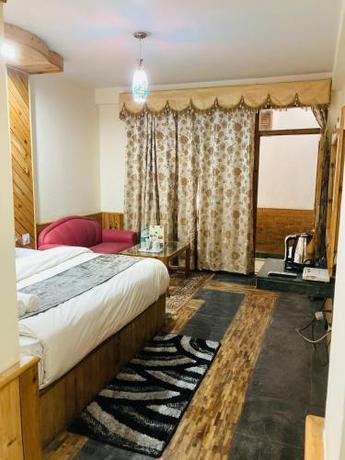 Imagen de la habitación del Hotel Holywood Riverview Resort, Manali - Scenic River & Mountain View. Foto 20