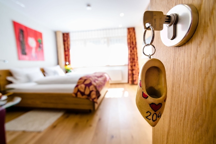 Imagen de la habitación del Hotel Holzschuh's Schwarzwaldhotel. Foto 3