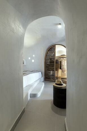 Imagen de la habitación del Hotel Hom Santorini. Foto 12