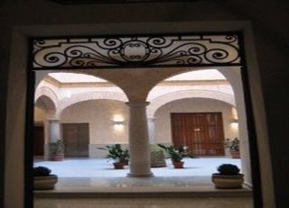 Imagen de los interiores del Hotel Home And Heritage. Foto 4