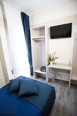 Imagen de la habitación del Hotel Home, Castelfranco Veneto. Foto 5