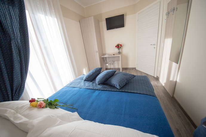 Imagen de la habitación del Hotel Home, Castelfranco Veneto. Foto 7