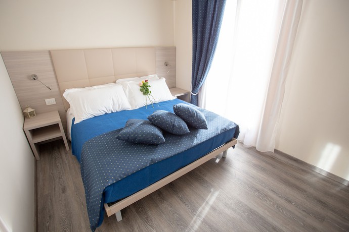 Imagen de la habitación del Hotel Home, Castelfranco Veneto. Foto 12