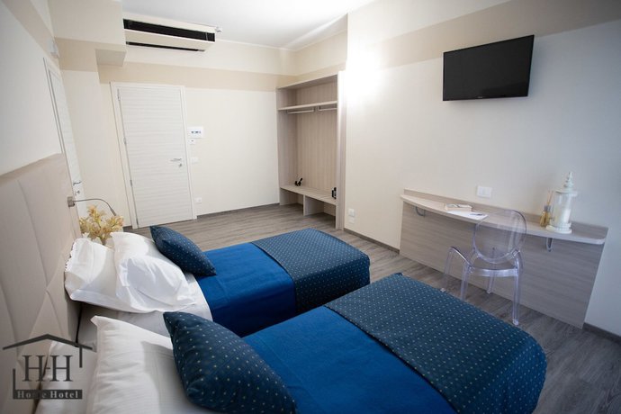 Imagen de la habitación del Hotel Home, Castelfranco Veneto. Foto 17