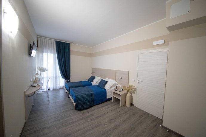 Imagen de la habitación del Hotel Home, Castelfranco Veneto. Foto 19