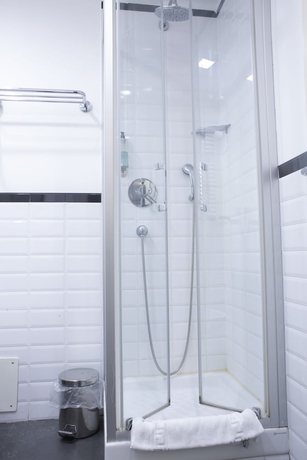 Imagen de la habitación del Hotel Home Club Suite. Foto 17