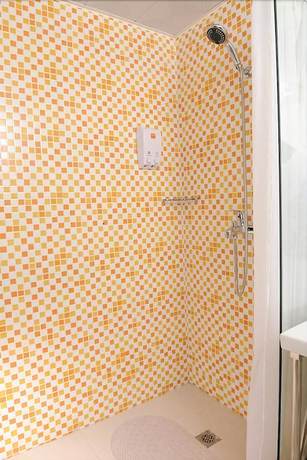 Imagen de los interiores del Hotel Home Inn Anshun Tashan Plaza. Foto 17