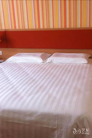 Imagen de la habitación del Hotel Home Inn Anshun Tashan Plaza. Foto 6