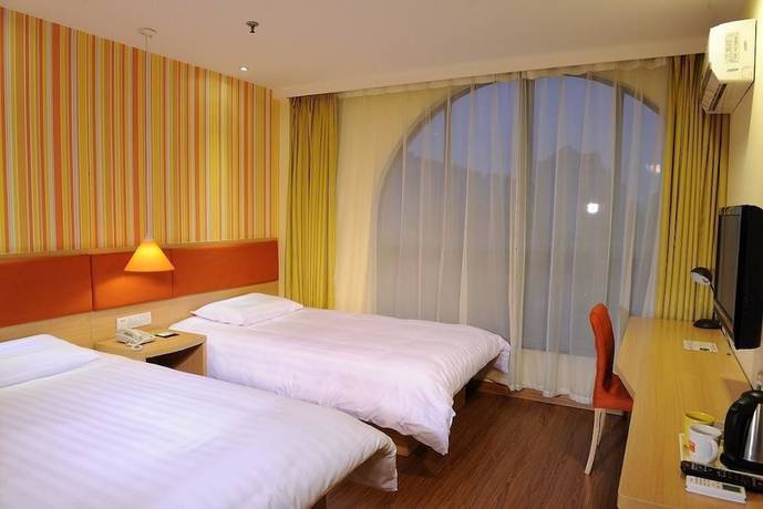 Imagen de los interiores del Hotel Home Inn Anshun Tashan Plaza. Foto 20