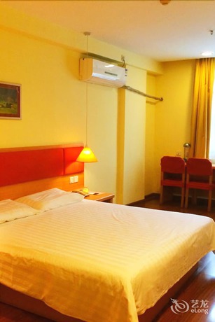 Imagen de la habitación del Hotel Home Inn Chongqing Beibei. Foto 8