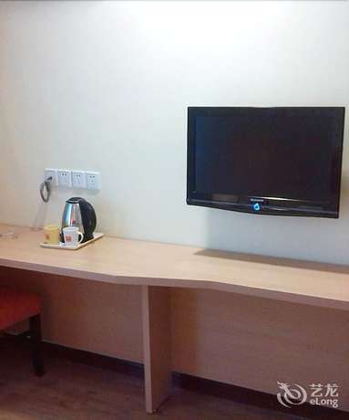 Imagen de la habitación del Hotel Home Inn (Chongqing Yangjiaping Light Rail Station, Pedestrian Street). Foto 8