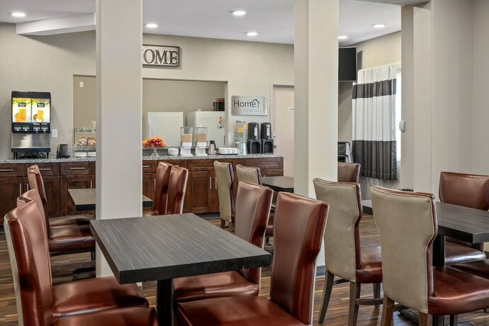 Imagen del bar/restaurante del Hotel Home Inn Express - Medicine Hat. Foto 16