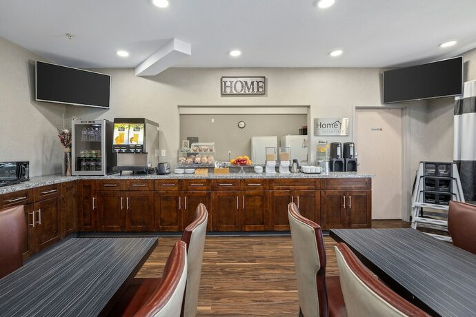 Imagen del bar/restaurante del Hotel Home Inn Express - Medicine Hat. Foto 17