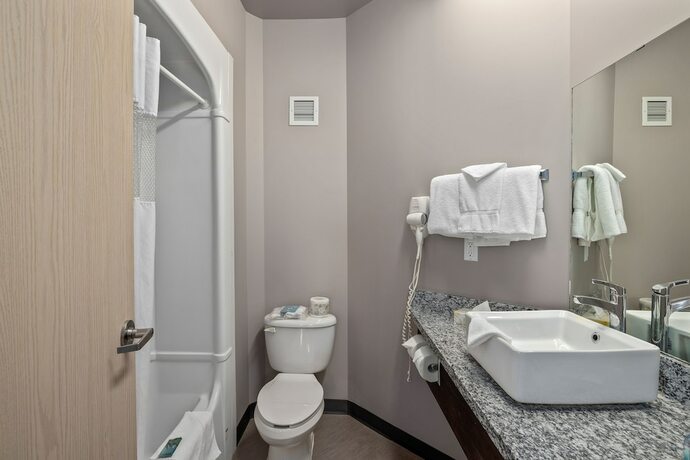 Imagen general del Hotel Home Inn Express - Medicine Hat. Foto 3