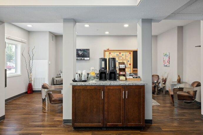 Imagen general del Hotel Home Inn Express - Medicine Hat. Foto 7