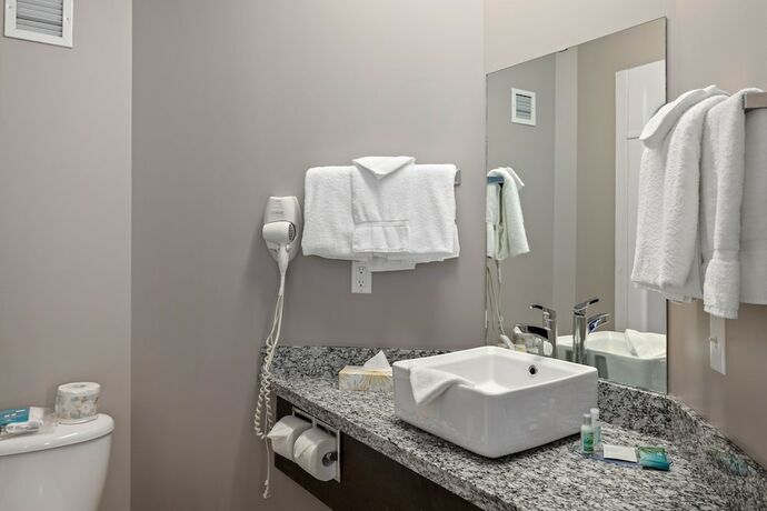 Imagen general del Hotel Home Inn Express - Medicine Hat. Foto 11