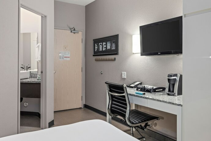 Imagen de la habitación del Hotel Home Inn Express - Medicine Hat. Foto 19
