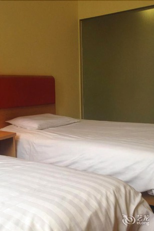 Imagen de la habitación del Hotel Home Inn - Fangchenggang. Foto 8