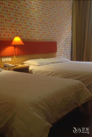 Imagen de la habitación del Hotel Home Inn - Fangchenggang. Foto 11