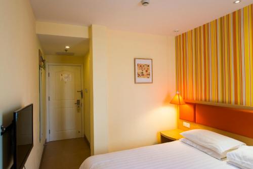 Imagen de la habitación del Hotel Home Inn Kunming Chuncheng Road. Foto 8