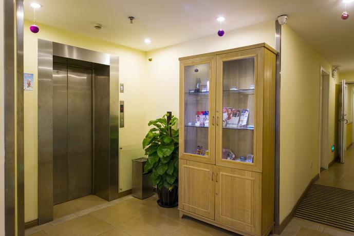 Imagen de los interiores del Hotel Home Inn Qingnian Road. Foto 14