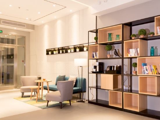Imagen general del Hotel Home Inn Selected (Dalian Development Zone Wanda Plaza). Foto 6