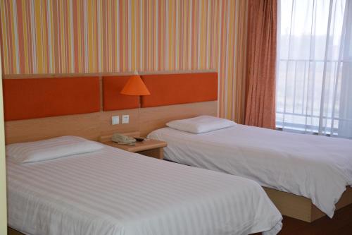 Imagen general del Hotel Home Inn Tianjin Wuqing Jingjin Road. Foto 2