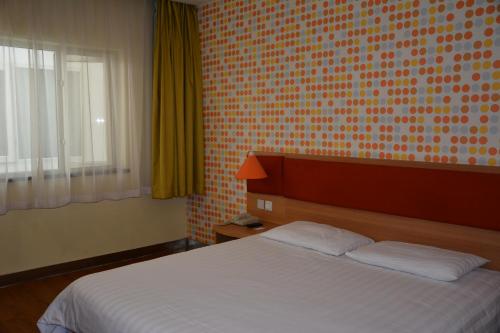 Imagen general del Hotel Home Inn Tianjin Wuqing Jingjin Road. Foto 5