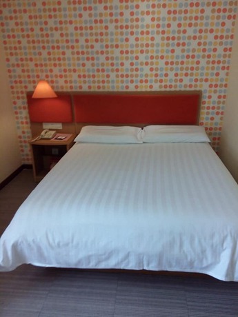 Imagen general del Hotel Home Inn Urumqi Pedestrian Street. Foto 6