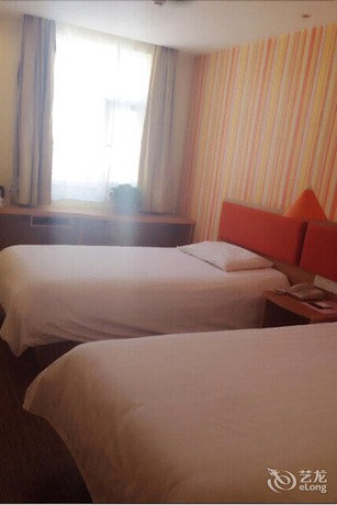 Imagen de la habitación del Hotel Home Inn Urumqi Pedestrian Street. Foto 16