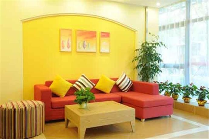 Imagen de los interiores del Hotel Home Inn Wu Yi Plaza. Foto 15