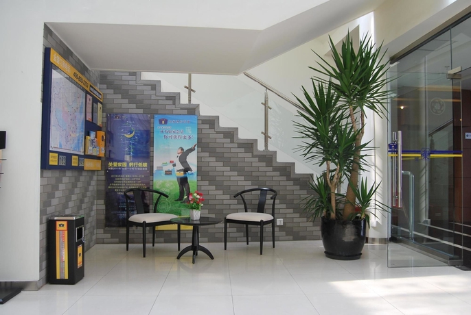 Imagen de los interiores del Hotel Home Inn Yanan West Road. Foto 15