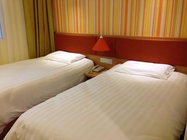 Imagen del bar/restaurante del Hotel Home Inn Yantai Yingchun Avenue. Foto 2