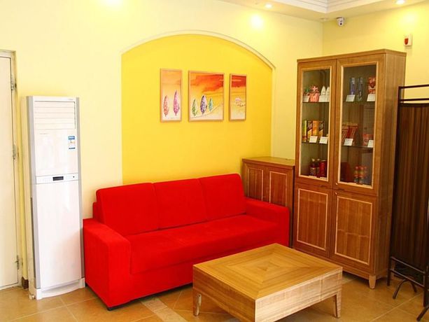 Imagen de los interiores del Hotel Home Inn Zhongshan Road. Foto 8