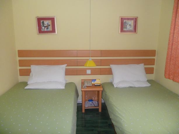 Imagen de los interiores del Hotel Home Inn Zuojiazhuang - Beijing. Foto 17