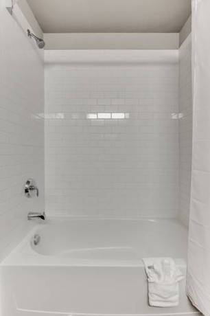 Imagen de la habitación del Hotel Home Inn & Suites-saskatoon South. Foto 5