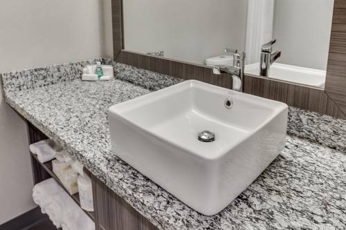 Imagen de la habitación del Hotel Home Inn & Suites-saskatoon South. Foto 6