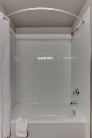 Imagen de la habitación del Hotel Home Inn & Suites-saskatoon South. Foto 15