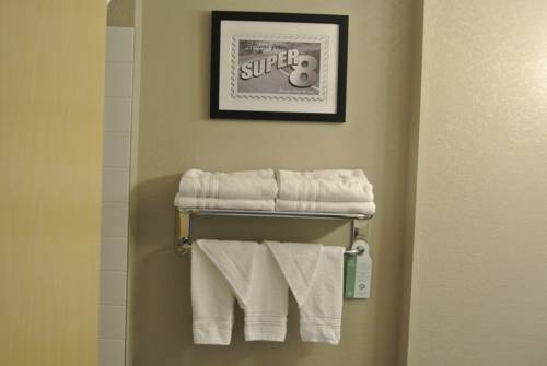 Imagen de la habitación del Hotel Home Inn and Suites Lloydminster. Foto 13