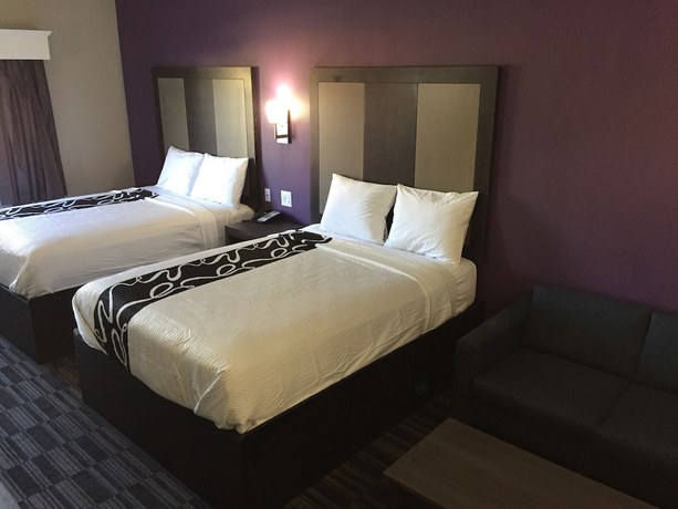 Imagen de la habitación del Hotel Home Inn and Suites, Richwood. Foto 11
