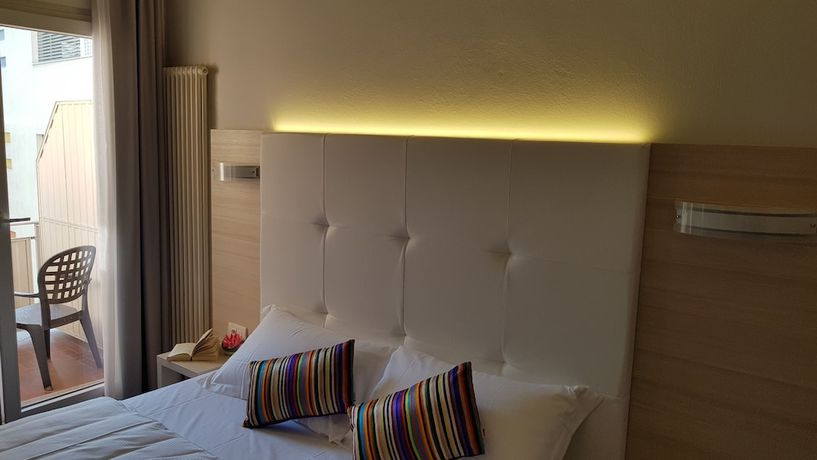 Imagen de la habitación del Hotel @ Home Locarno. Foto 2