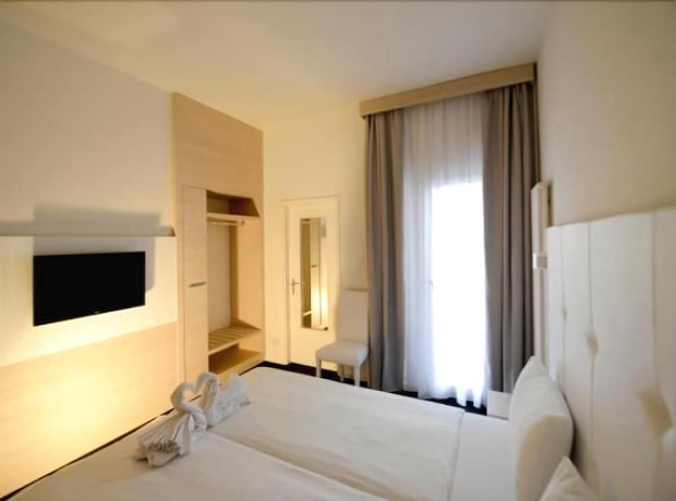 Imagen de la habitación del Hotel @ Home Locarno. Foto 3