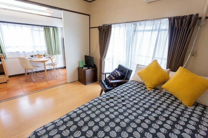 Imagen de la habitación del Hotel Home N Lounge. Foto 17