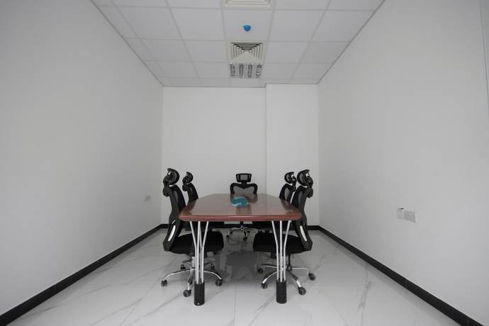 Imagen de la habitación del Hotel Home Station. Foto 5